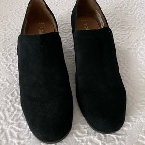 Toms low cut bootie shoe Black suede sz 8.5